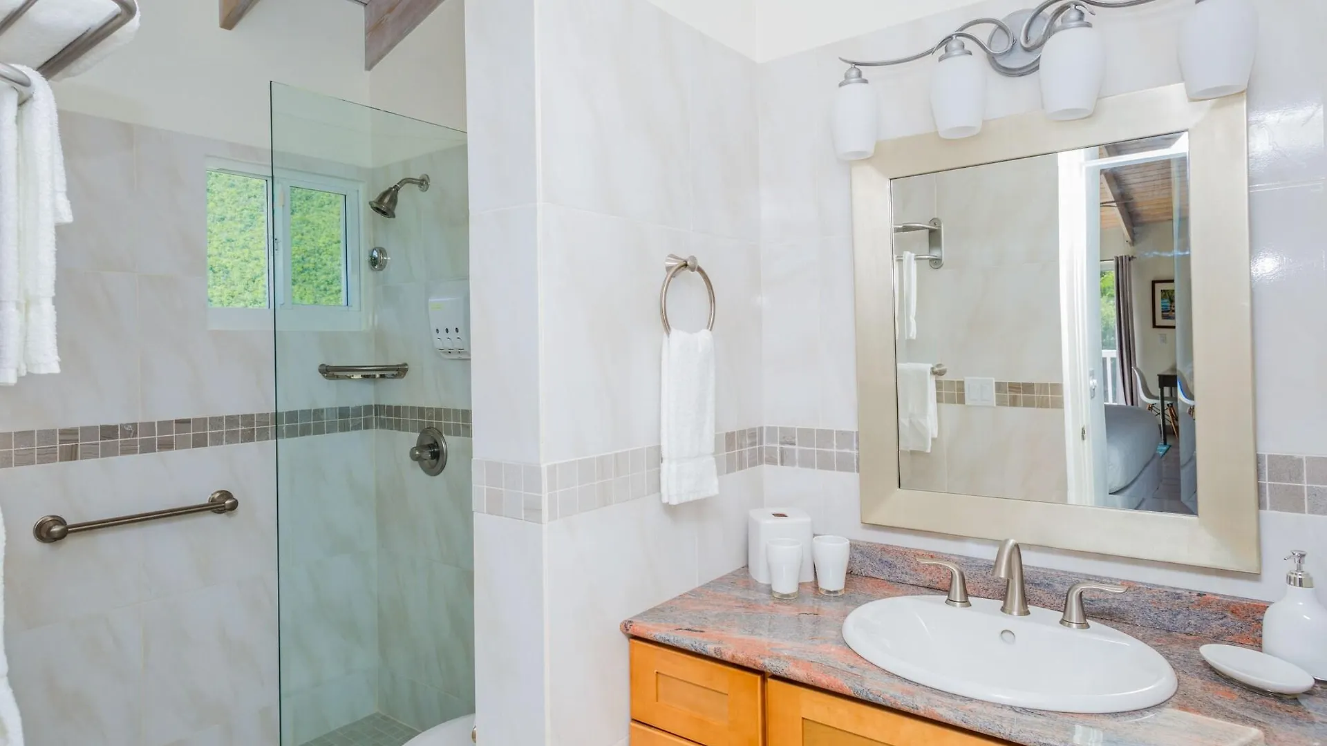 Newcastle Village Mount Nevis Hotel 4*,  סנט קיטס ונוויס