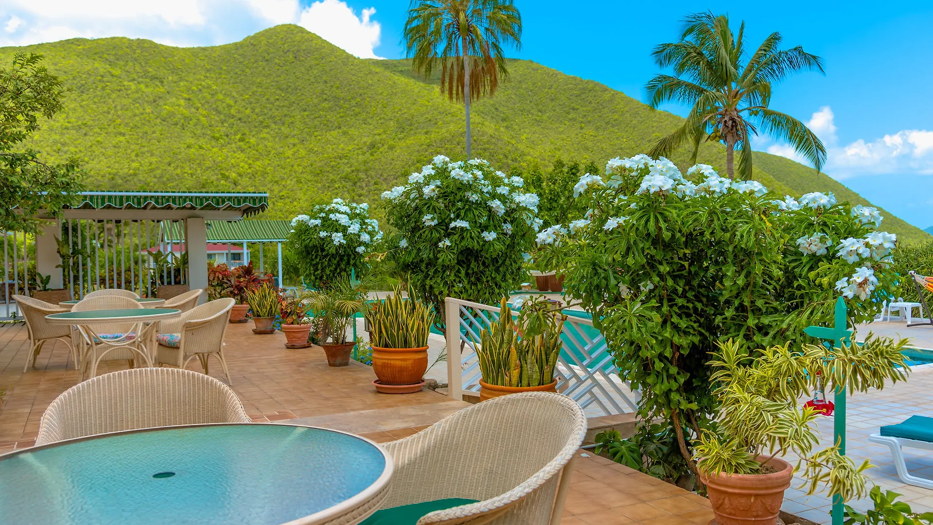 Newcastle Village Mount Nevis Hotel 4*,